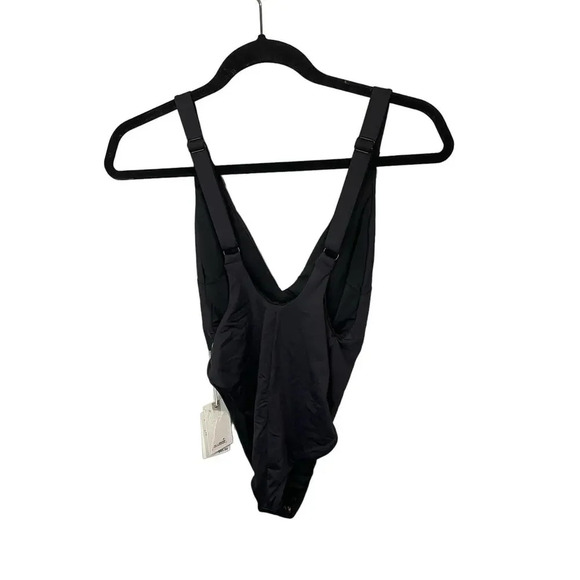 Good American Layout One Piece Swimsuit - Picture 5 of 8